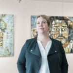 Portrait d'Alix-Anne de La Fournière gérante de la galerie cadran solaire à Beaune