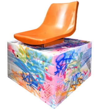 60 x 63 x 80 cm | Siège de station de métro | acrylique sur faïence Peinture à l'acrylique sur support céramique et plastique par l'artiste FAT | Dimitri Barilko