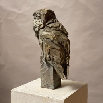 55 x 27 x 22 cm | Chouette effraie | bronze Sculpture de chouette en bronze par l'artiste Jürgen Lingl
